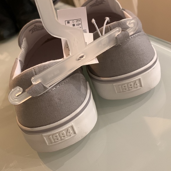 Old Navy slip-on shoes - Picture 6 of 6